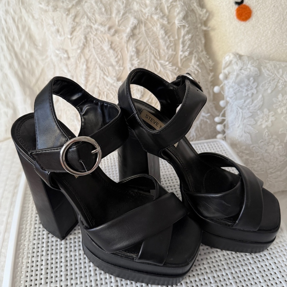Steve Madden Black Platform Heels with Silver Buckle - Picture 3 of 3